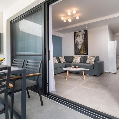 Sky Luxury Suites Sarti Bagian luar foto