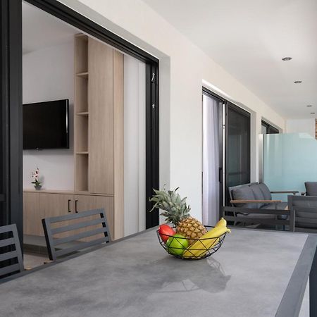 Sky Luxury Suites Sarti Bagian luar foto