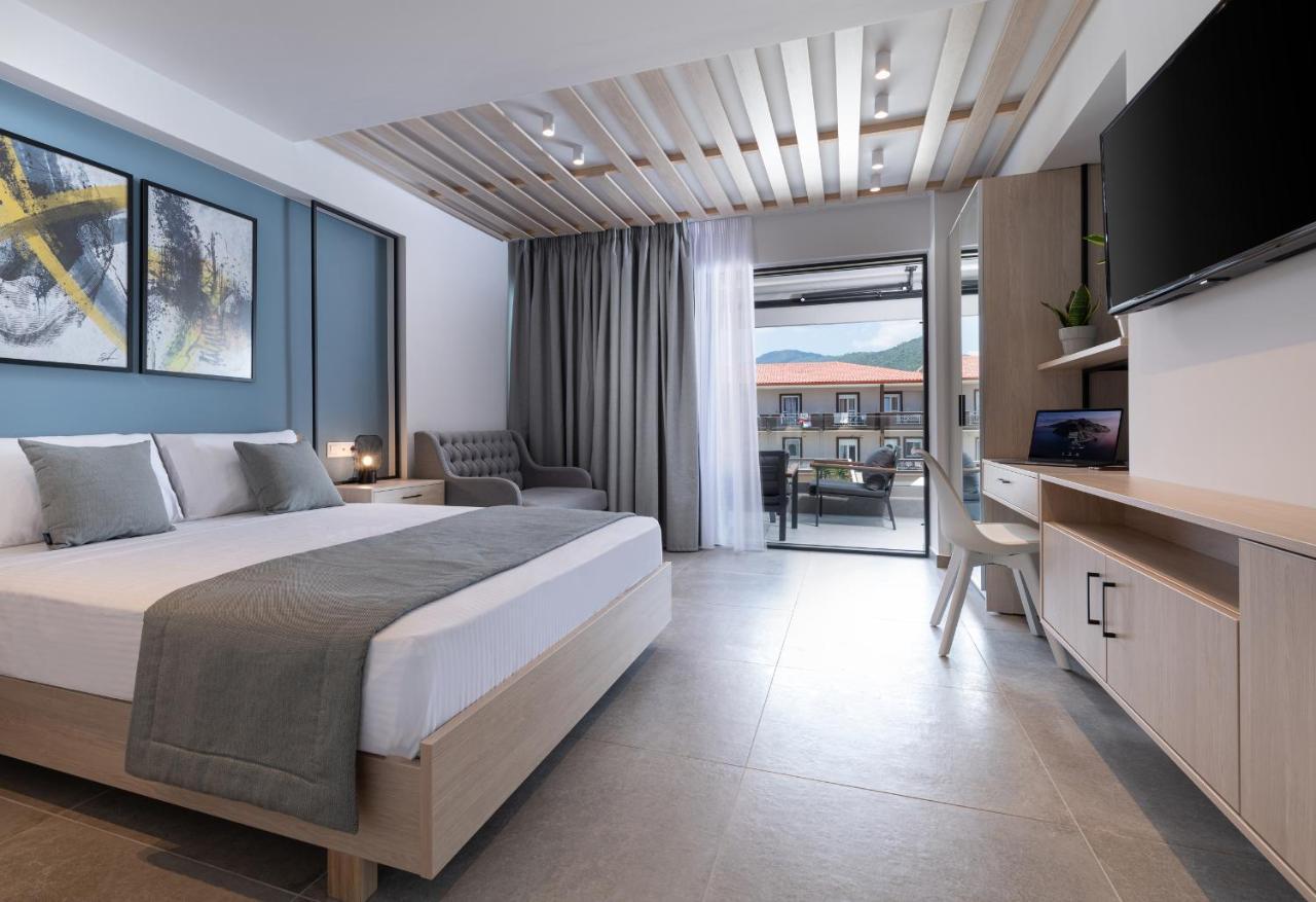 Sky Luxury Suites Sarti Bagian luar foto