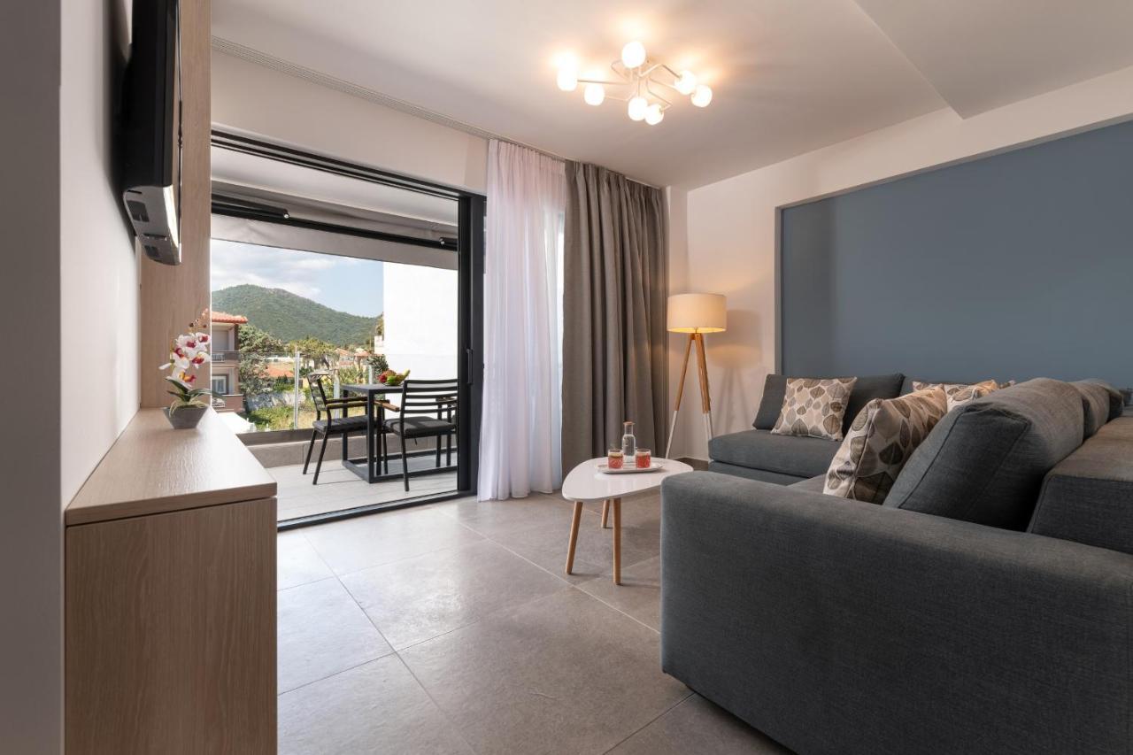 Sky Luxury Suites Sarti Bagian luar foto