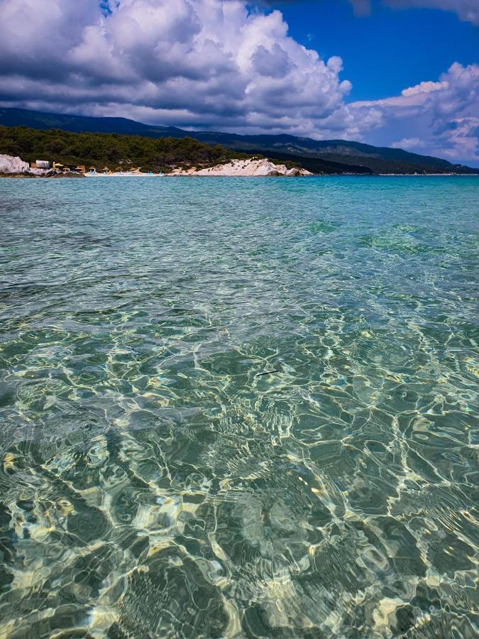 Sky Luxury Suites Sarti Bagian luar foto